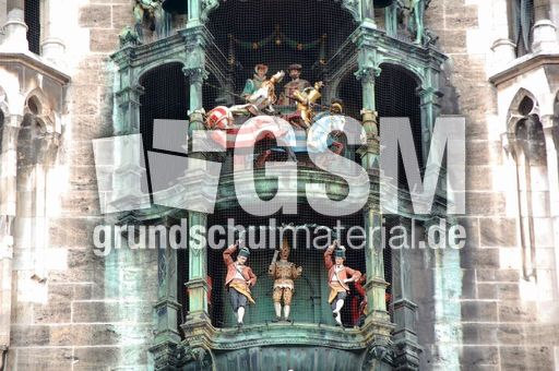 Glockenspiel_im_Rathausturm_4.JPG