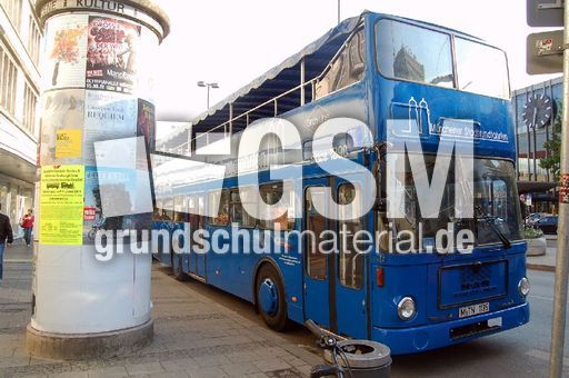 Stadtrundfahrtenbus.JPG