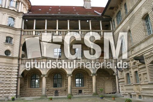 Schloss-Güstrow-5.jpg
