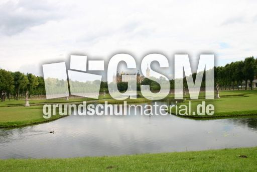 Schloss-Schwerin-Schlossgarten-2.jpg