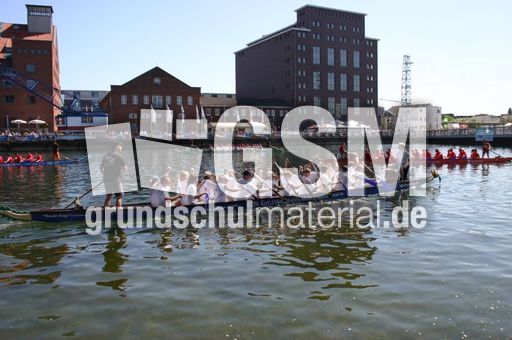Duisburg-Innenhafen-Drachenbootrennen-3.JPG