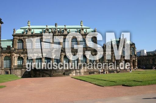 Zwinger-1.JPG