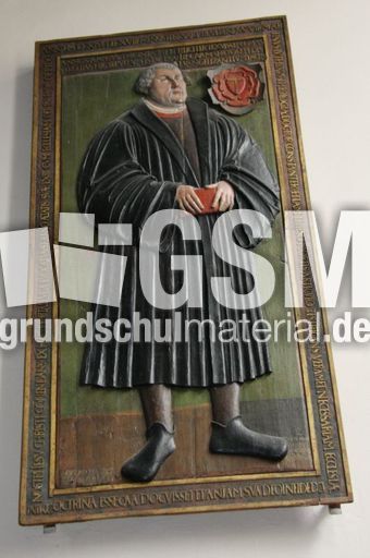 Modell-Grabplatte-Luther_6185.jpg
