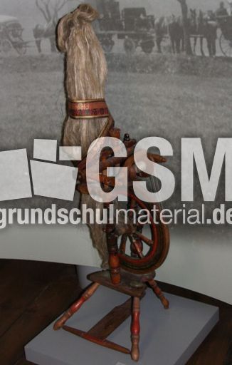 Volkskundemuseum-Erfurt-Spinnrad_3111.jpg