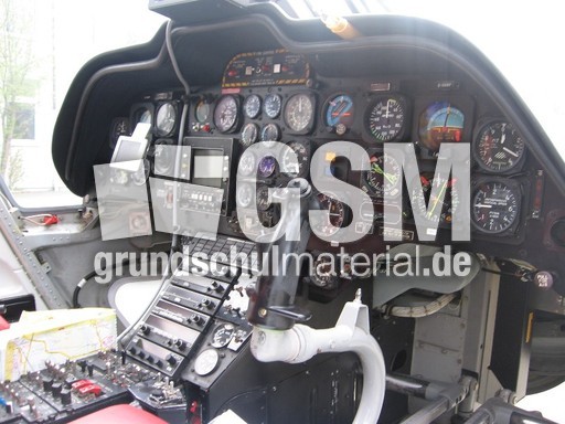 Hubschraubercockpit1.jpg
