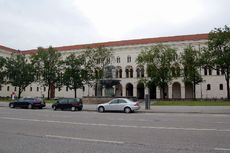 Ludwig_Maximilian_Universität_1.JPG
