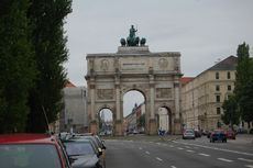 Siegestor_3.JPG