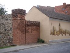 Muencheberg_Stadtmauer_02.jpg