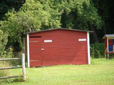 Toilettenhauschen_Plumpsklo.JPG