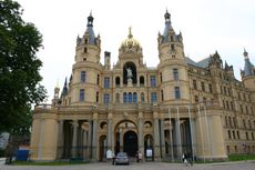 Schloss-Schwerin-4.jpg