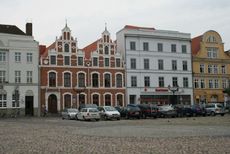 Marktplatz-Wismar-1.jpg