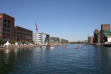 Duisburg-Innenhafen-Drachenbootrennen-1.JPG