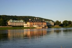 Schloss-Pillnitz-1.JPG