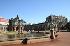 Zwinger-2.JPG