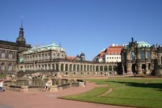 Zwinger-3.JPG