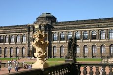 Zwinger-5.JPG