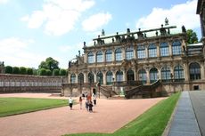 Zwinger-6.JPG