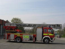 Feuerwehr-Leiterwagen1.jpg